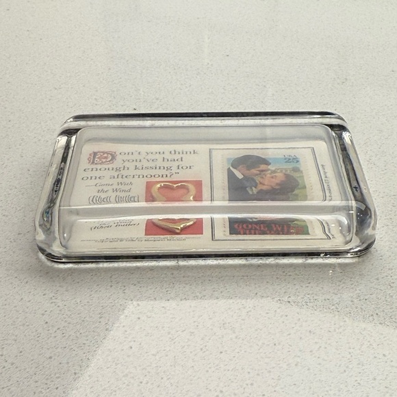 Vintage Gone With the Wind Glass Paperweight Stamp Rhett Butler Scarlett O'Hara - Picture 11 of 16